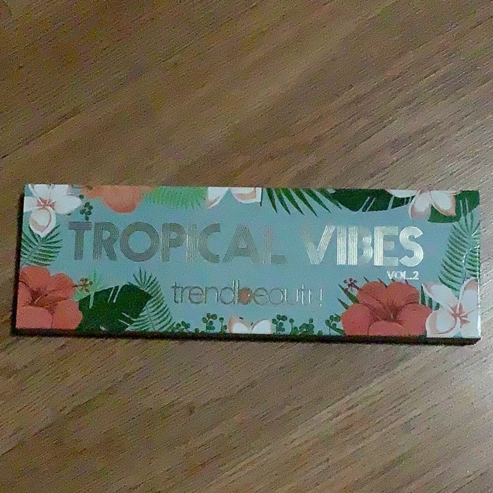 Tropical Vibes Eyeshadow Palette
